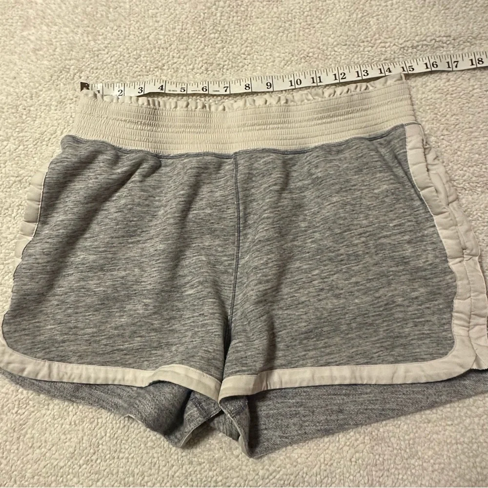 Lululemon Cool & Collected Short 2.5